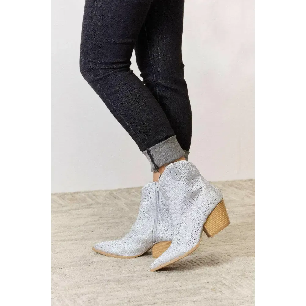 Luxurious Rhinestone Ankle Cowboy Boots Elevate Women's Fashion Style