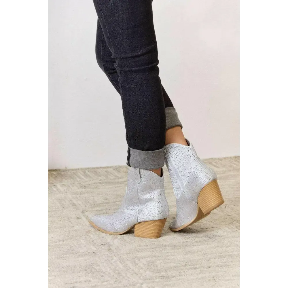 Luxurious Rhinestone Ankle Cowboy Boots Elevate Women's Fashion Style